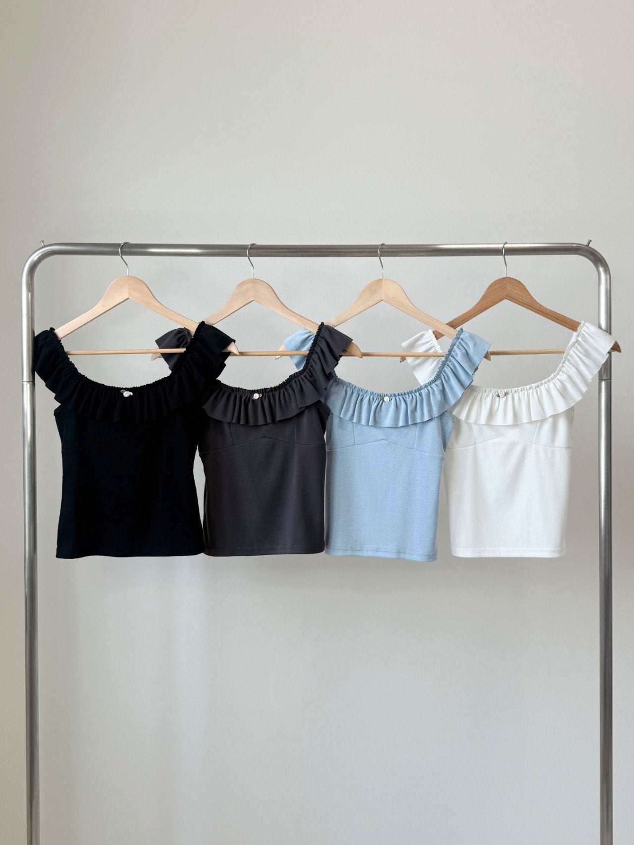 Main Character Frill Tank